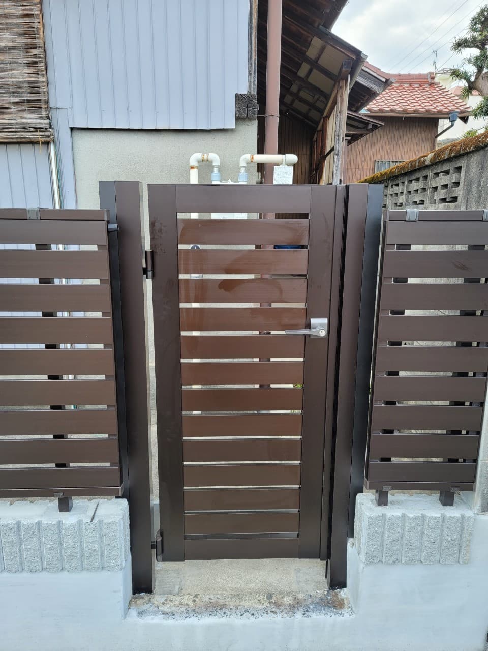 片開き門扉設置 | 名古屋市北区のエクステリア工事ならイズ美